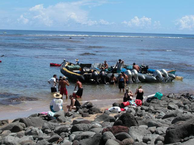 20030716T162531_boat_helpers_4004.jpg