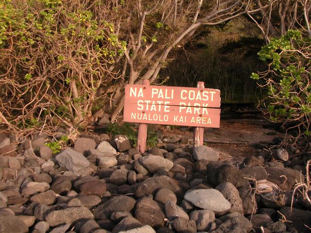 20050526T181137_napali_sign1_6711.jpg