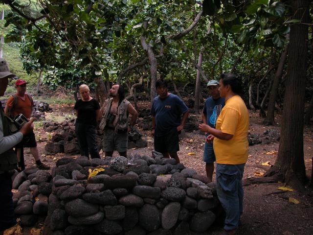 20060901T092942_group_grave1_456a.jpg